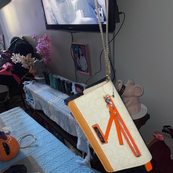 NWOT Calvin Klein wallet - Picture 4 of 5